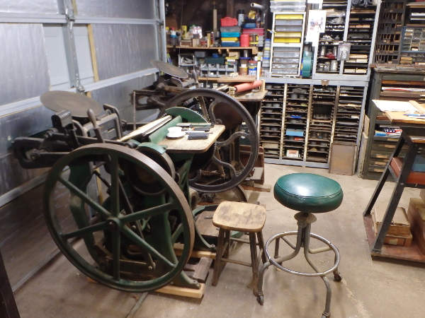 2 8x 12 Chandler & Price Platen
                    Presses